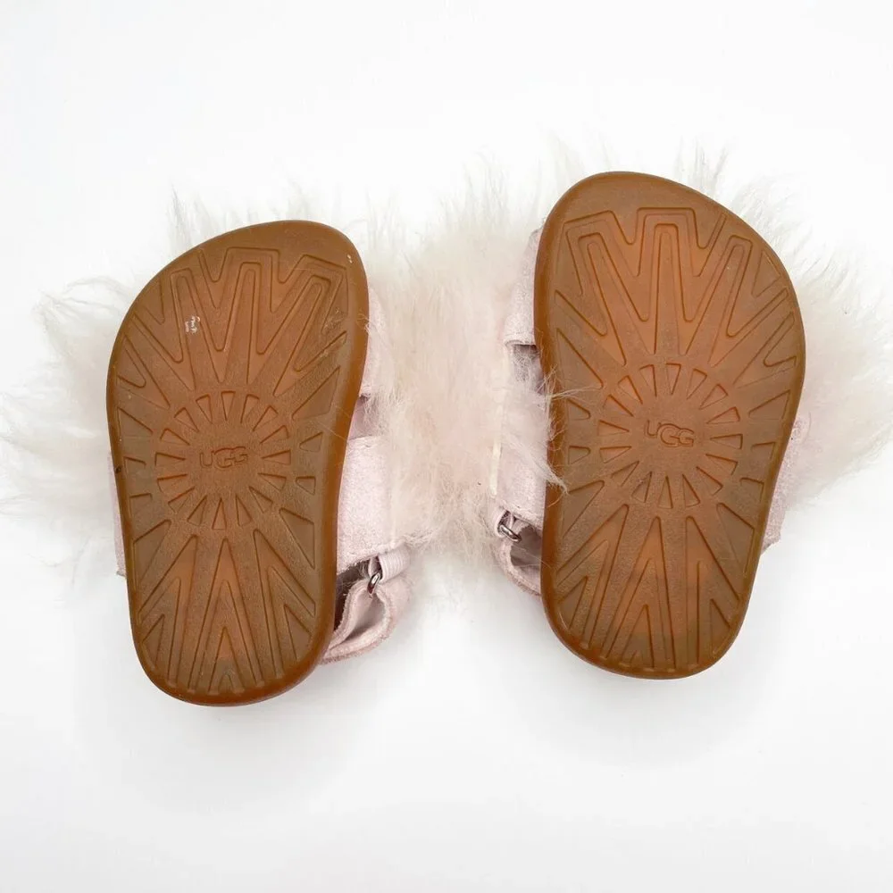 UGG fluffy holly